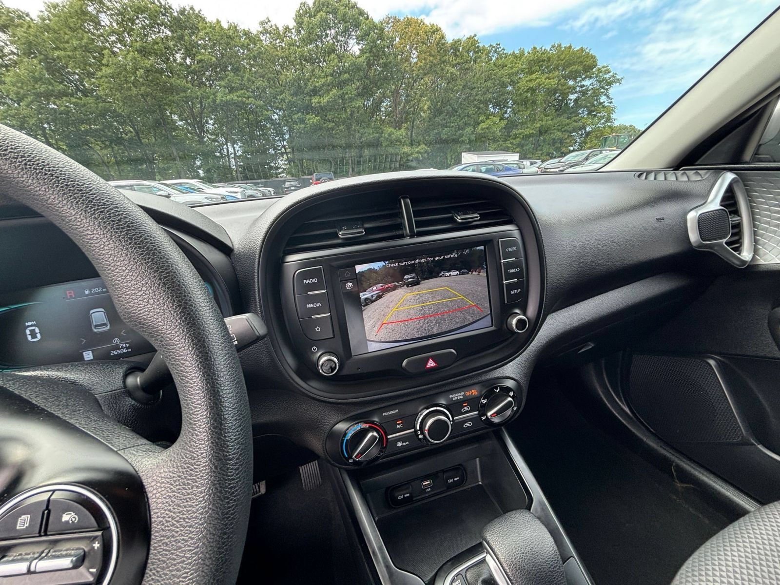 Used 2025 Kia Soul LX w/ LX Technology Package FWD image 22