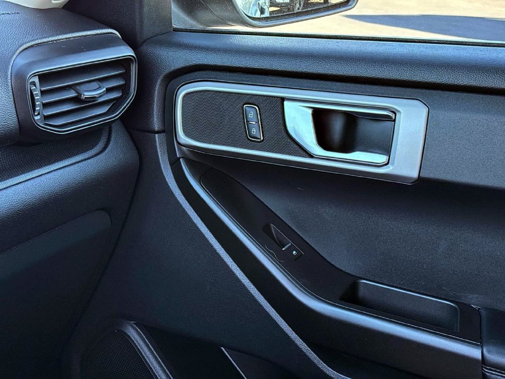 Used 2021 Ford Explorer 4WD image 29