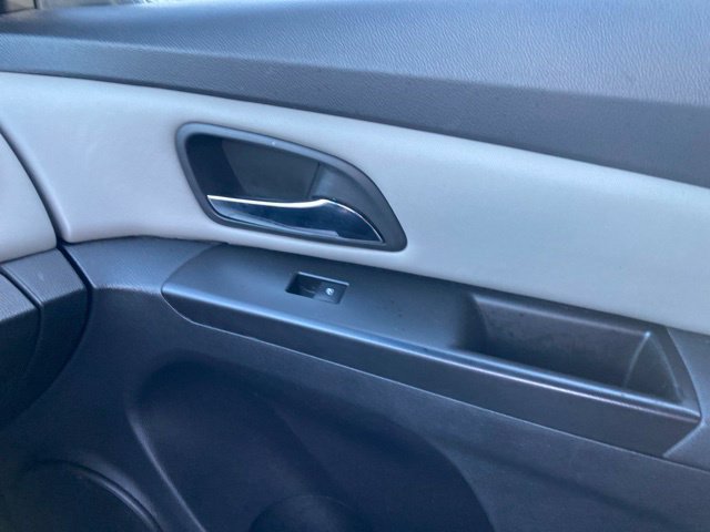 Used 2012 Chevrolet Cruze LS FWD image 16