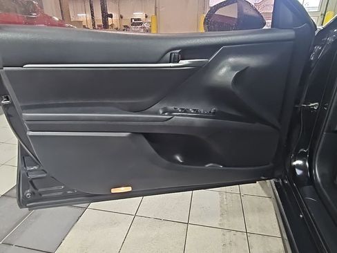 Used 2019 Toyota Camry SE image 10