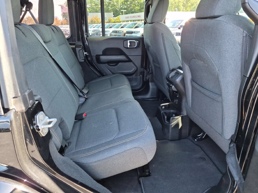 Certified 2026 Jeep Wrangler Unlimited Sahara AWD/4WD image 26