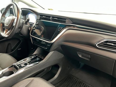 Certified 2023 Chevrolet Bolt LT w/ Infotainment Package image 25