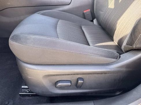 Used 2025 Nissan Altima 2.5 SV FWD image 37