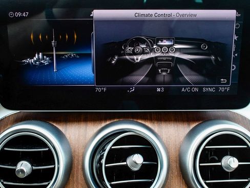 Used 2019 Mercedes-Benz C 300 4MATIC Sedan image 23