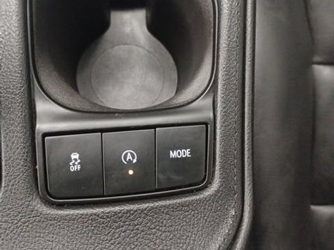Used 2025 Cadillac XT4 Premium Luxury FWD image 32