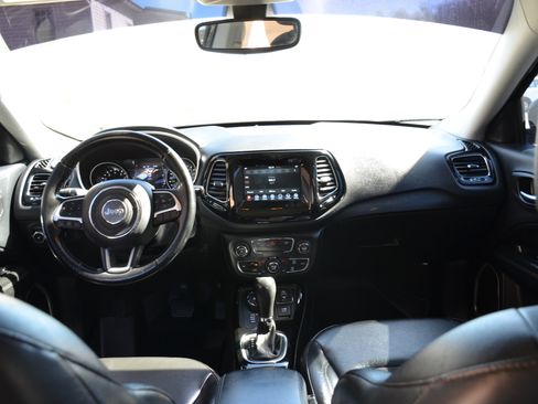 Used 2020 Jeep Compass Latitude image 19