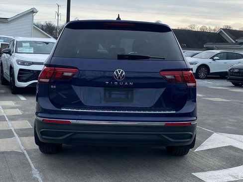 Certified 2023 Volkswagen Tiguan SE image 3