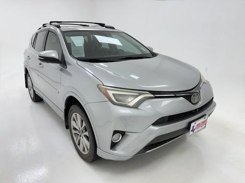 Used 2018 Toyota RAV4 Platinum FWD image 2