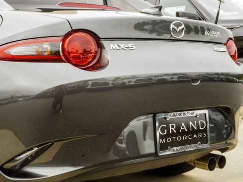 Used 2023 MAZDA MX-5 Miata Grand Touring w/ Weather Package RWD image 13
