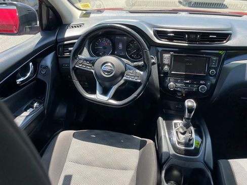 Certified 2022 Nissan Rogue Sport SV AWD/4WD image 10