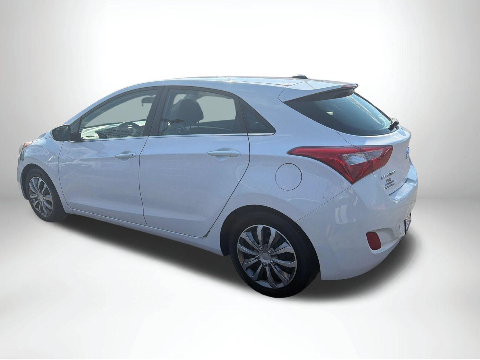 Used 2016 Hyundai Elantra GT FWD image 4