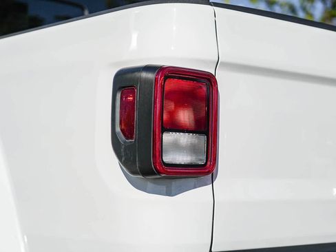 Used 2023 Jeep Gladiator Sport AWD/4WD image 7