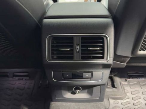 Used 2018 Audi Q5 2.0T Premium AWD/4WD image 16