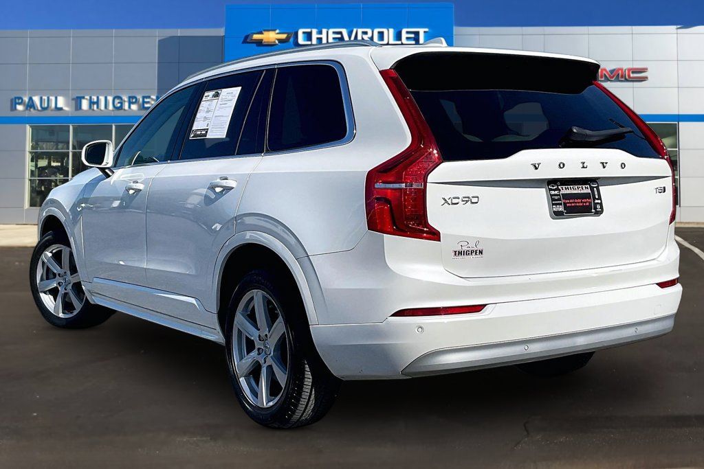 Used 2022 Volvo XC90 T5 Momentum AWD/4WD image 4