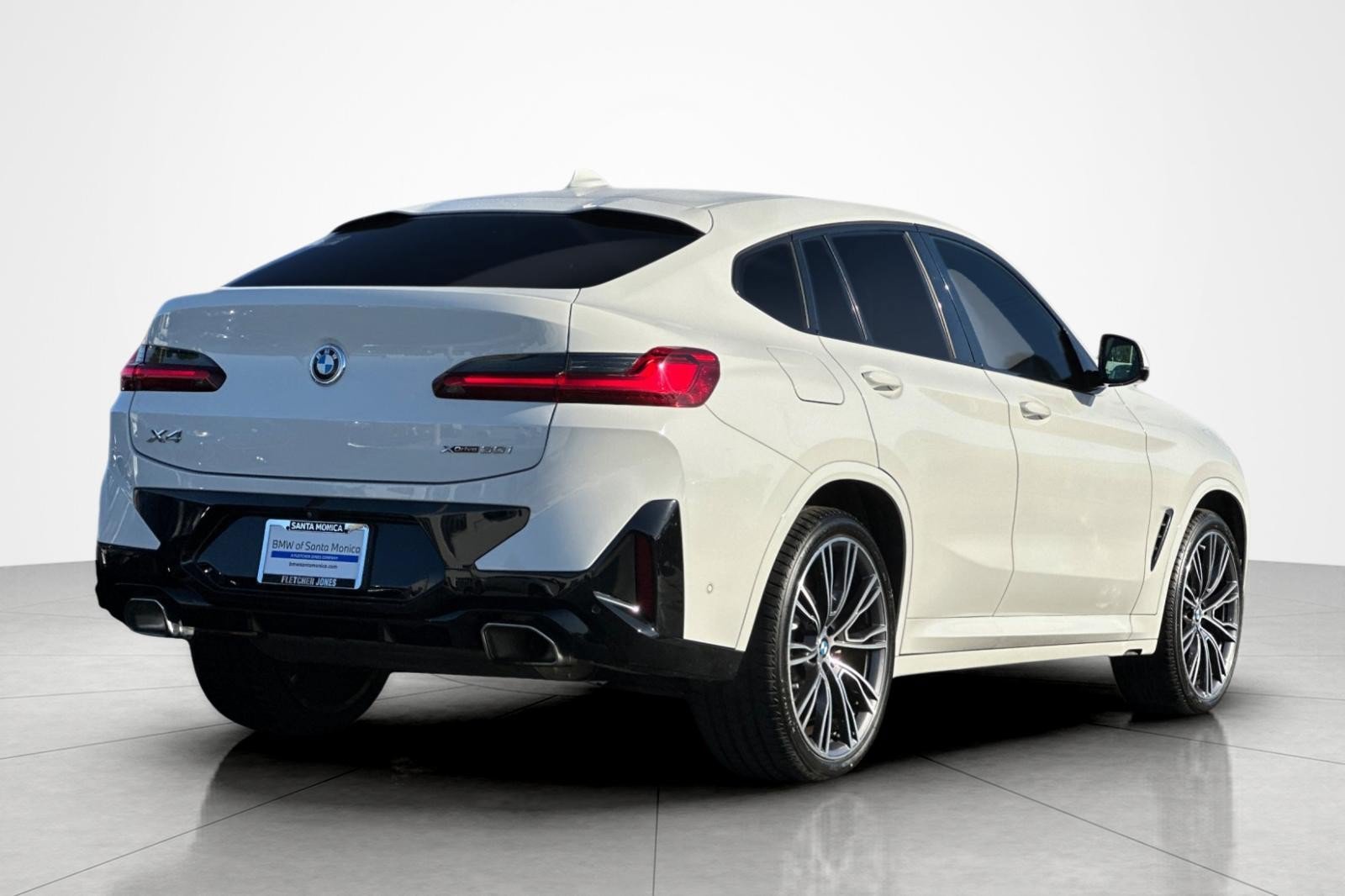 Used 2022 BMW X4 xDrive30i w/ M Sport Package 2 AWD/4WD image 5
