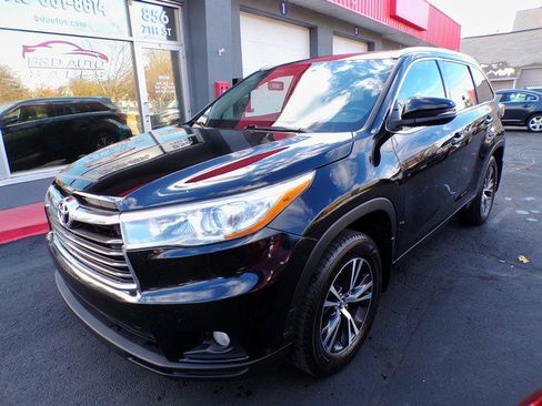 Used 2016 Toyota Highlander XLE image 7