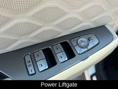 Used 2020 Hyundai Palisade Limited FWD image 12