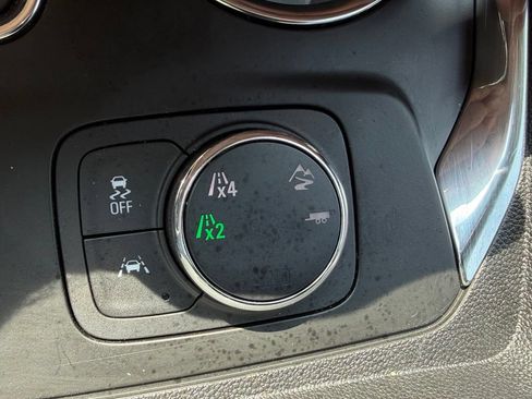Used 2019 Chevrolet Traverse Premier AWD/4WD image 36