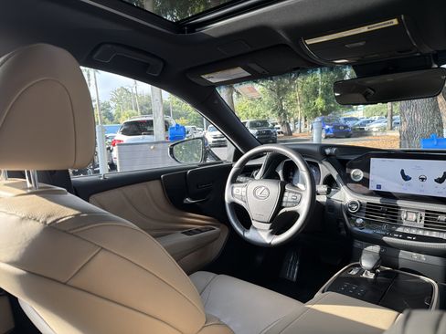 Used 2023 Lexus LS 500 w/ Accessory Package (Z2) RWD image 39