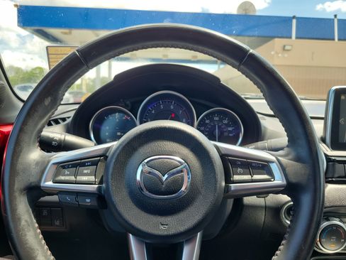 Used 2017 MAZDA MX-5 Miata RF Grand Touring RWD image 15