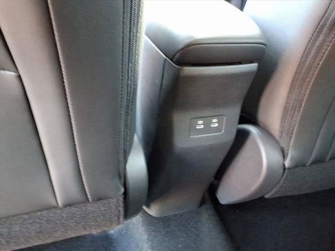 New 2026 Nissan Kicks SR image 37