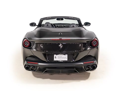 Used 2019 Ferrari Portofino RWD image 16