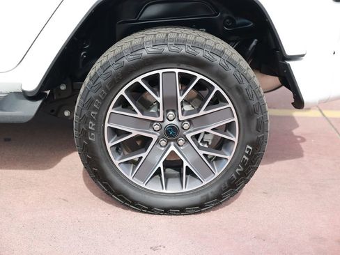 Used 2024 Jeep Wrangler High Altitude image 10