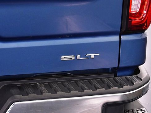 Used 2024 GMC Sierra 1500 SLT image 13
