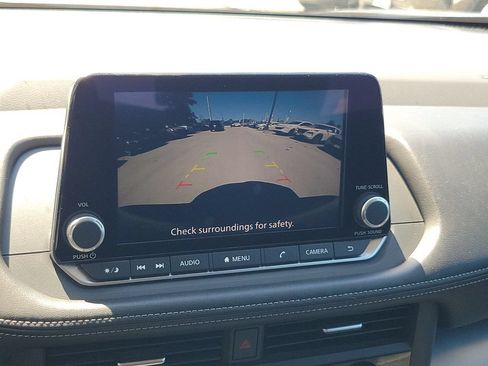 Used 2025 Nissan Rogue SV FWD image 26