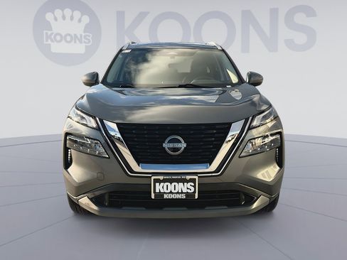 Used 2023 Nissan Rogue SV w/ SV Premium B Package image 11