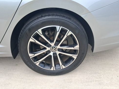 Used 2023 Volkswagen Jetta Sport image 4