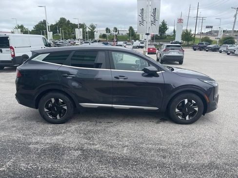 Used 2026 Kia Sportage LX FWD image 3