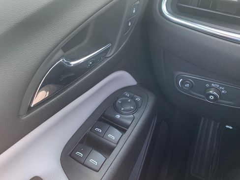 Certified 2024 Chevrolet Equinox LS FWD image 13