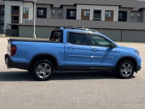 Used 2025 Honda Ridgeline TrailSport image 9
