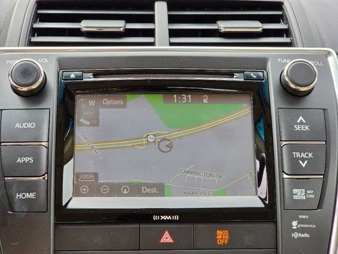 Used 2016 Toyota Camry XLE w/ Moonroof Package image 28