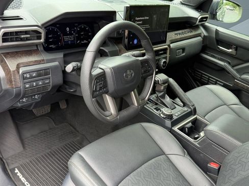 Used 2024 Toyota Tacoma Limited w/ Limited Package (LT) AWD/4WD image 4