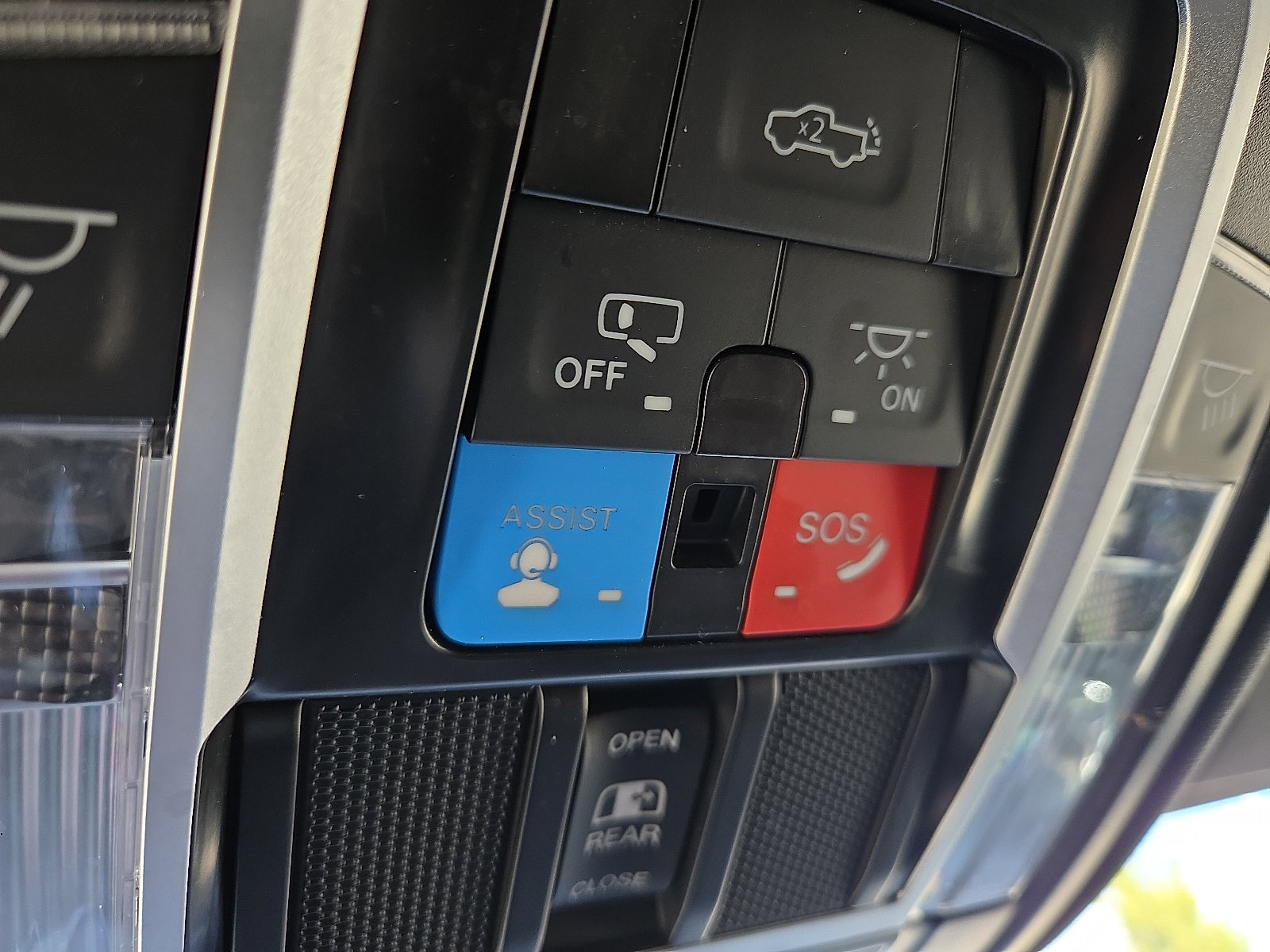 Used 2025 RAM 1500 Laramie AWD/4WD image 20