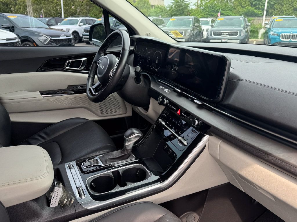 Used 2024 Kia Carnival SX FWD image 29
