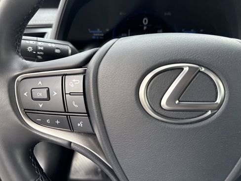 Used 2025 Lexus UX 300h AWD image 39