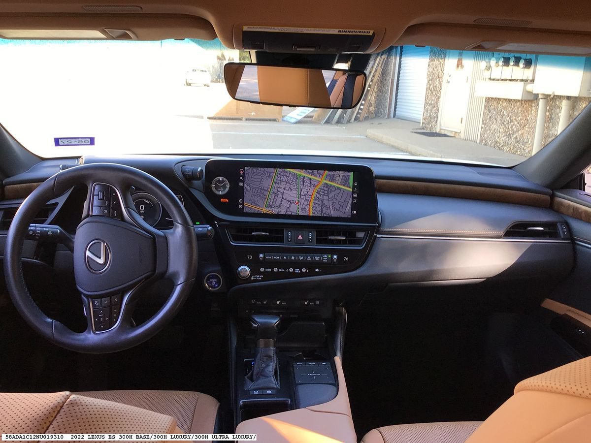 Used 2022 Lexus ES 300h w/ Premium Package FWD image 12