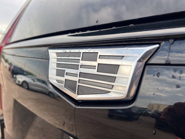 Used 2023 Cadillac Escalade ESV Sport w/ LPO, ONYX Package AWD/4WD image 12
