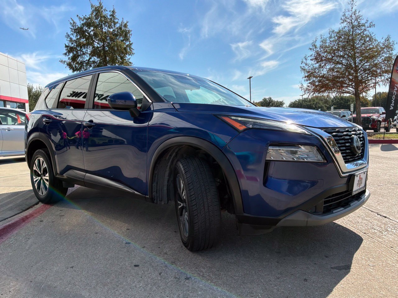 Used 2023 Nissan Rogue SV FWD image 4