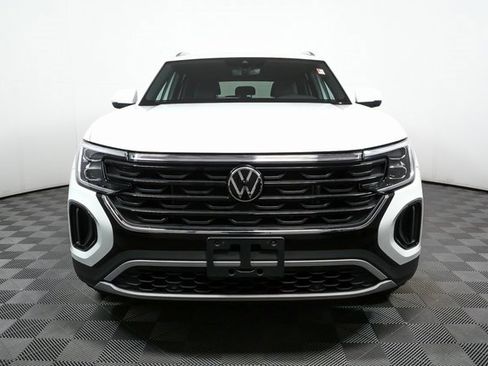 Certified 2025 Volkswagen Atlas Cross Sport SE image 30