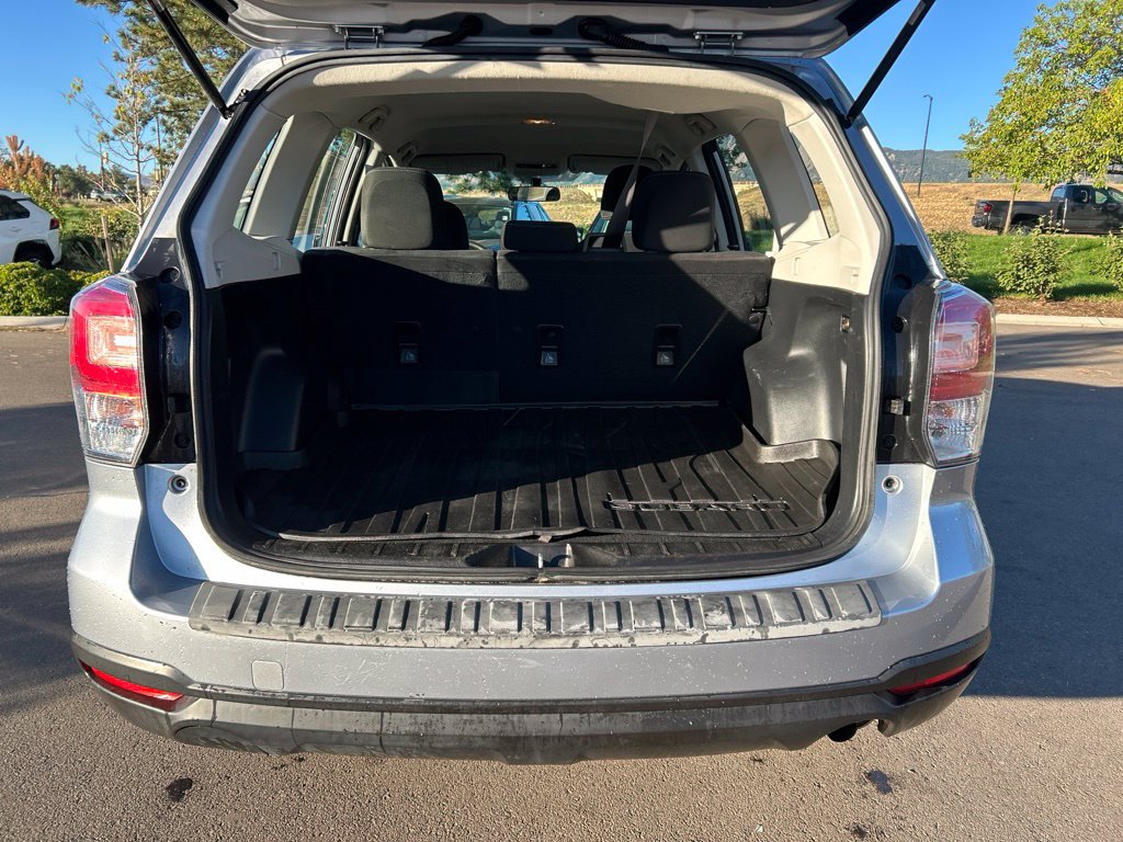 Used 2017 Subaru Forester 2.5i w/ Alloy Wheel Package AWD/4WD image 17