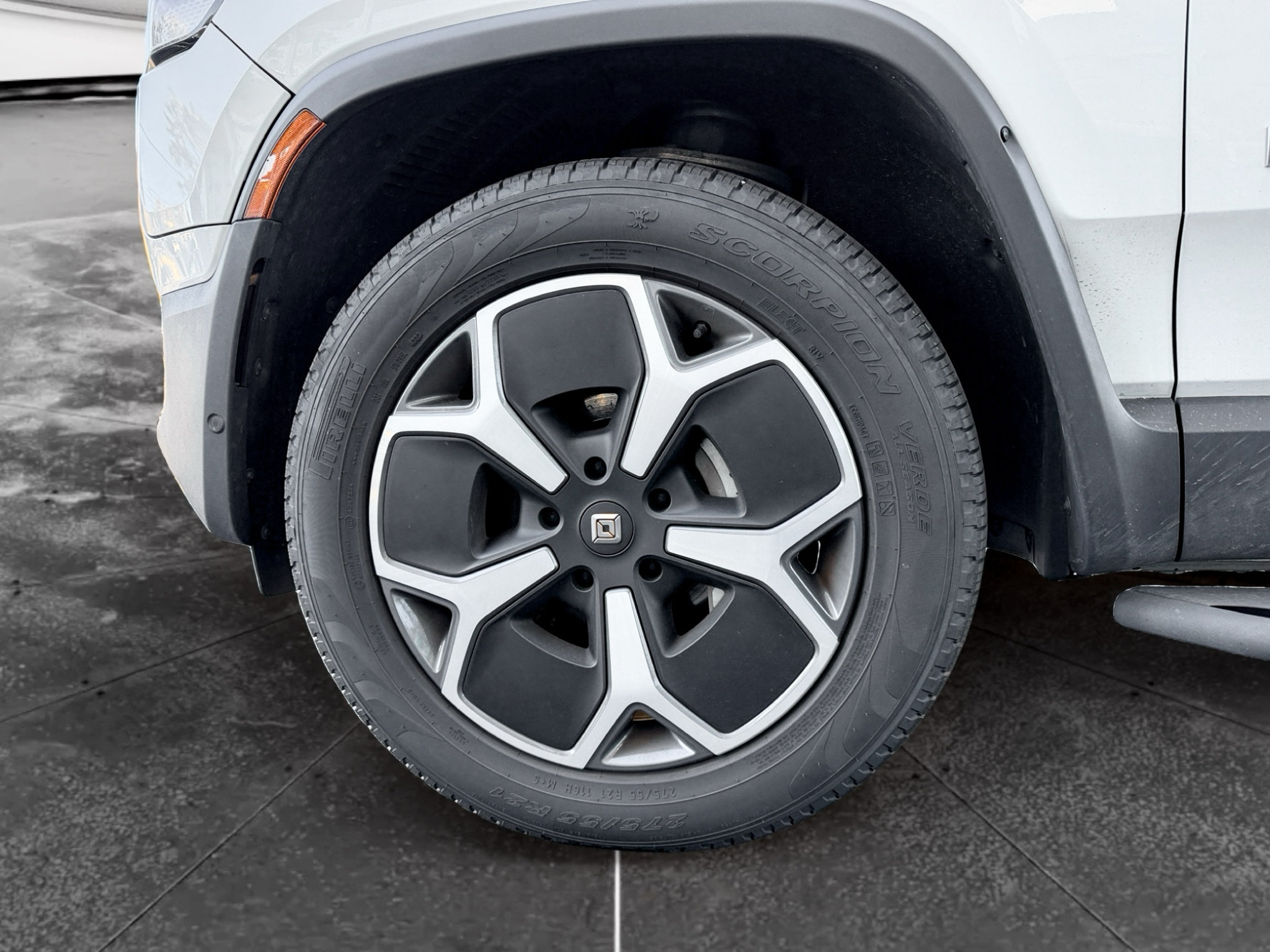 Used 2023 Rivian R1T Adventure Dual AWD/4WD image 27