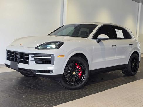 Used 2024 Porsche Cayenne S AWD/4WD image 1