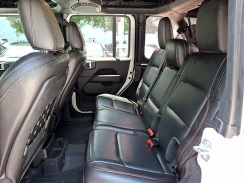 Used 2023 Jeep Wrangler Unlimited Rubicon w/ LED Lighting Group AWD/4WD image 10