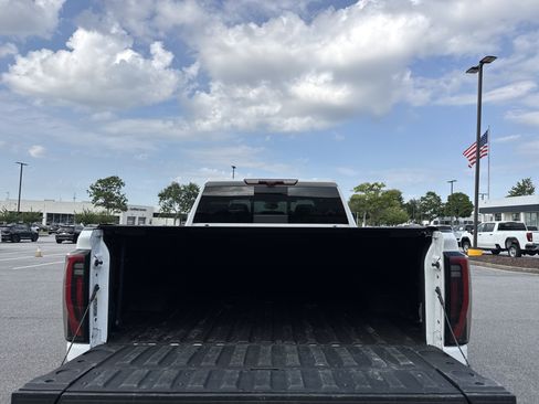Used 2024 GMC Sierra 2500 AT4 w/ AT4 Premium Plus Package AWD/4WD image 34