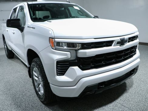 Used 2022 Chevrolet Silverado 1500 RST w/ Protection Package AWD/4WD image 5