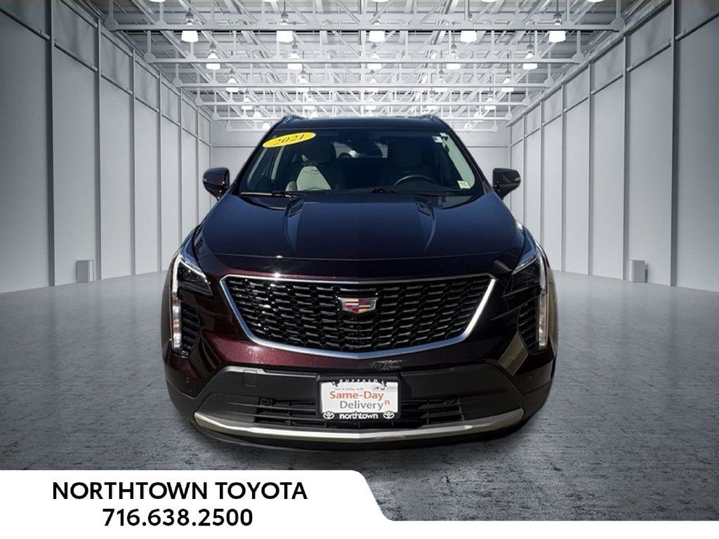 Used 2021 Cadillac XT4 Premium Luxury w/ Cold Weather Package AWD/4WD image 3